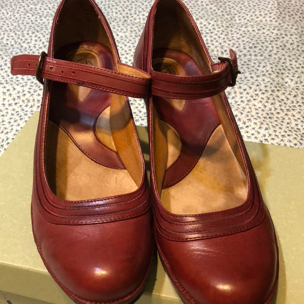 Clark’s Artisan Mary Jane shoes
